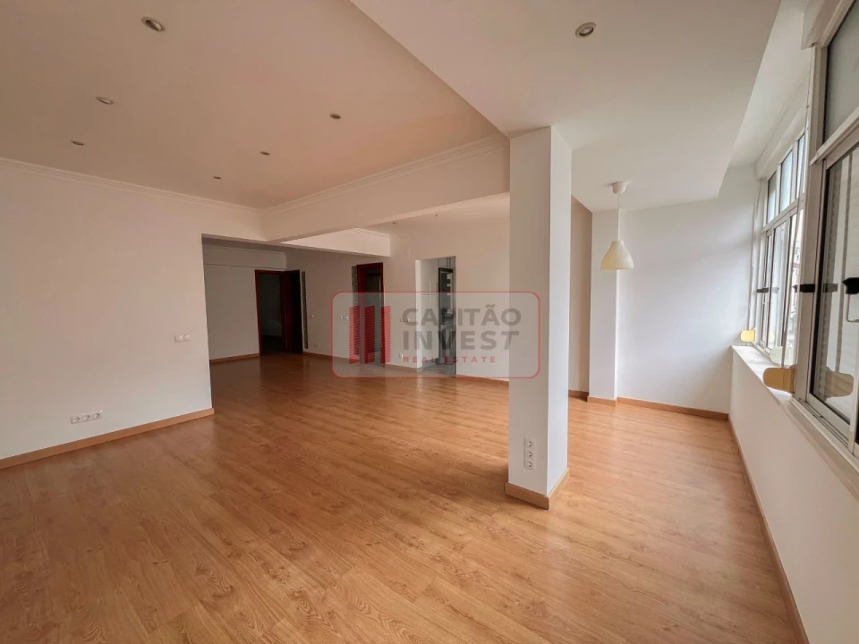 Apartamento T3 para Venda em Almada, Cova da Piedade, Pragal e Cacilhas Foto 2