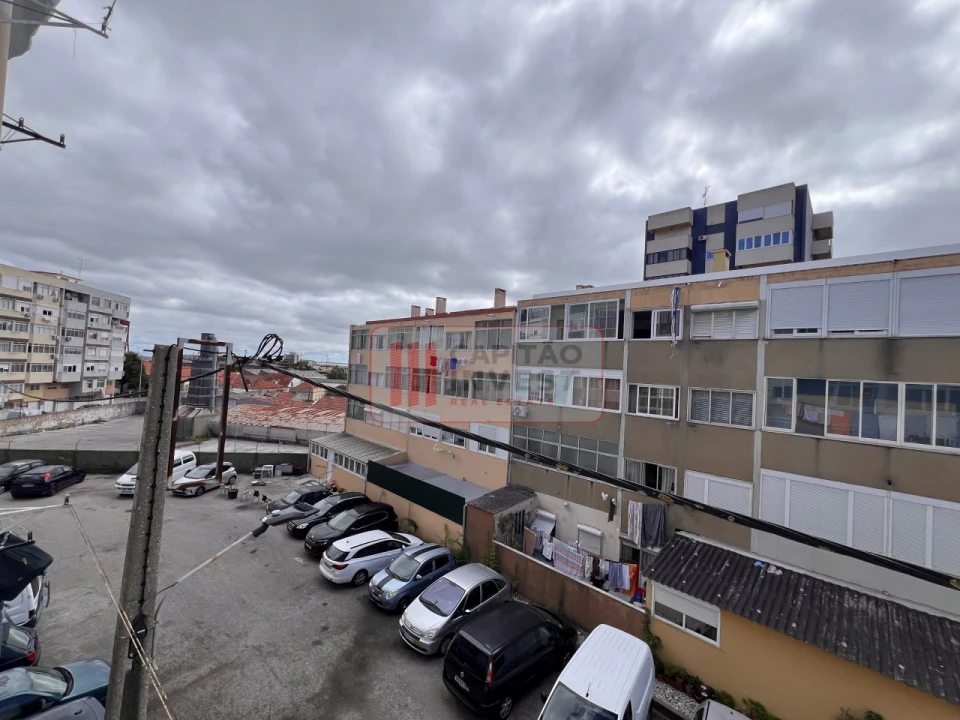 Apartamento T3 para Venda em Almada, Cova da Piedade, Pragal e Cacilhas Foto 8