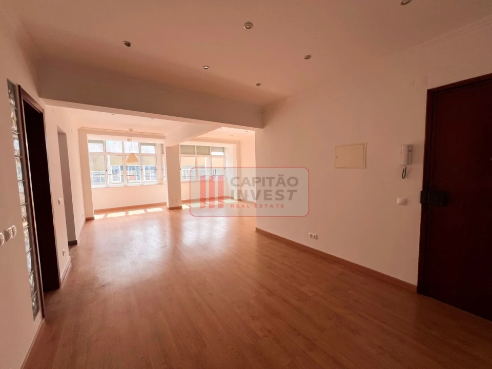 Apartamento T3 para Venda em Almada, Cova da Piedade, Pragal e Cacilhas Foto 30