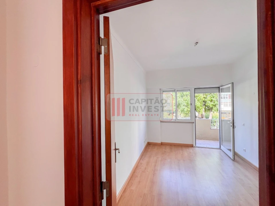 Apartamento T3 para Venda em Almada, Cova da Piedade, Pragal e Cacilhas Foto 13