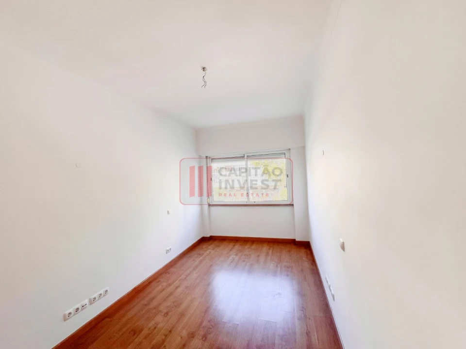 Apartamento T3 para Venda em Almada, Cova da Piedade, Pragal e Cacilhas Foto 27