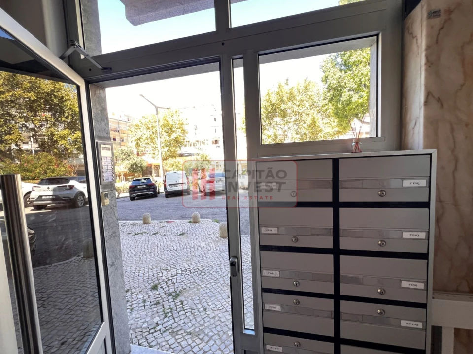 Apartamento T3 para Venda em Almada, Cova da Piedade, Pragal e Cacilhas Foto 34