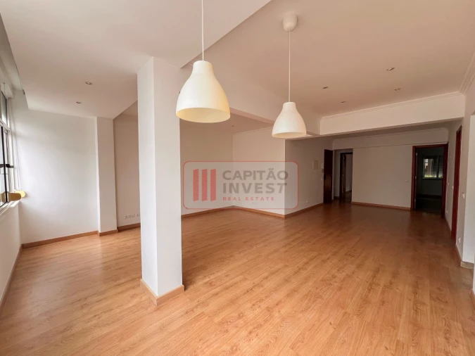 Apartamento T3 para Venda em Almada, Cova da Piedade, Pragal e Cacilhas Foto 3
