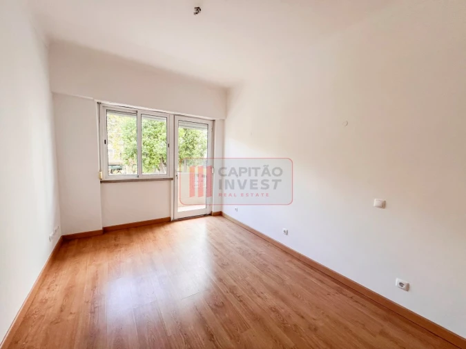 Apartamento T3 para Venda em Almada, Cova da Piedade, Pragal e Cacilhas Foto 14