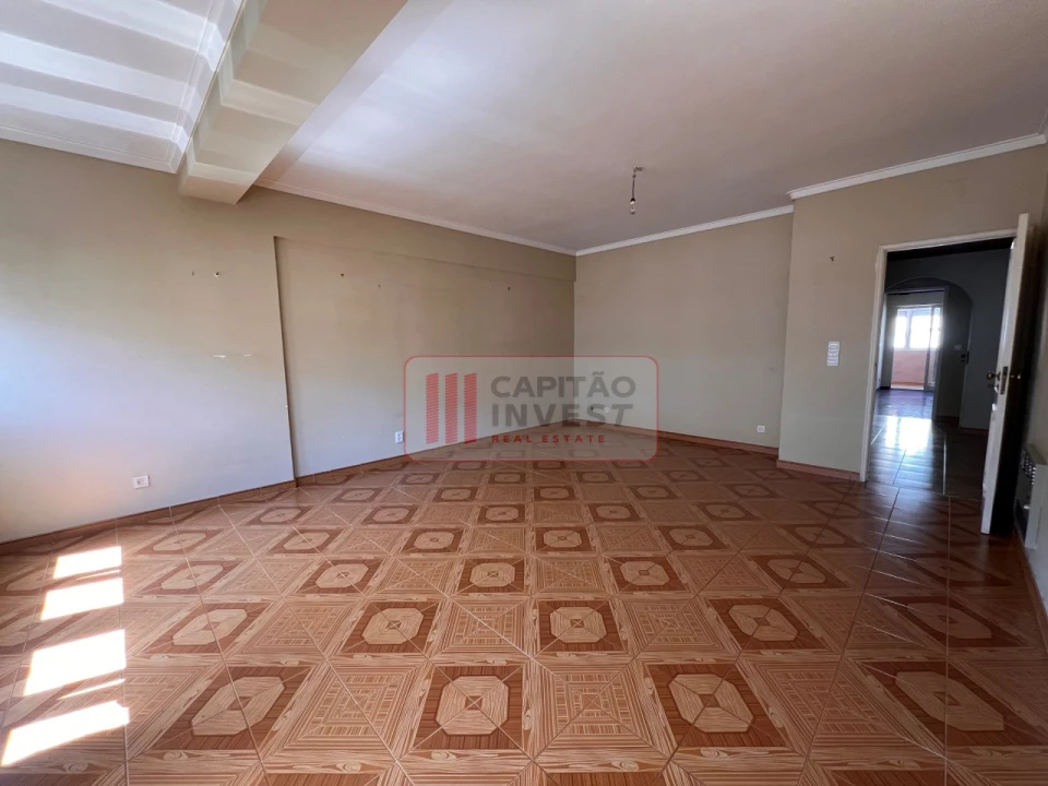 Apartamento T2 para Venda em Benfica Foto 14