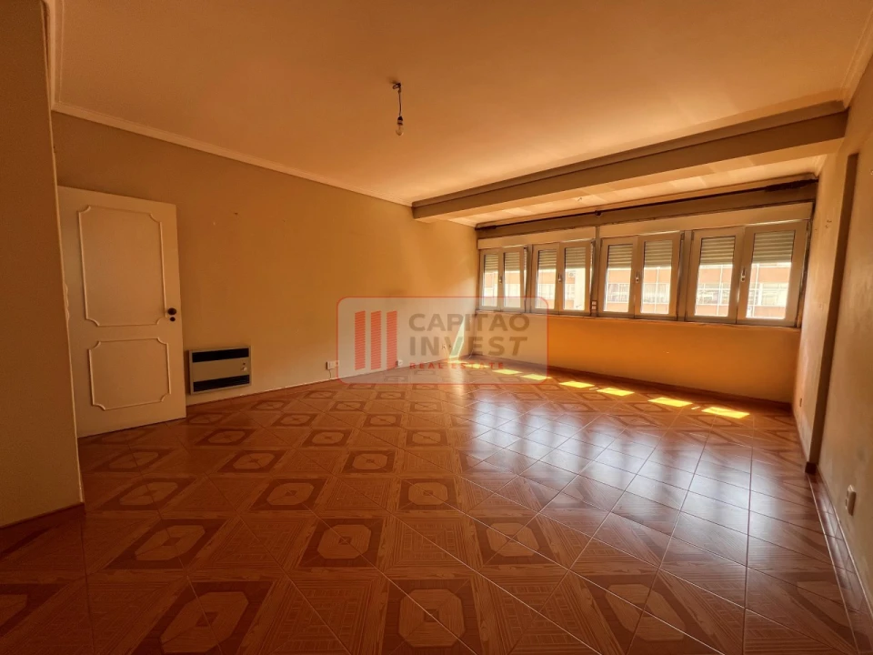 Apartamento T2 para Venda em Benfica Foto 10