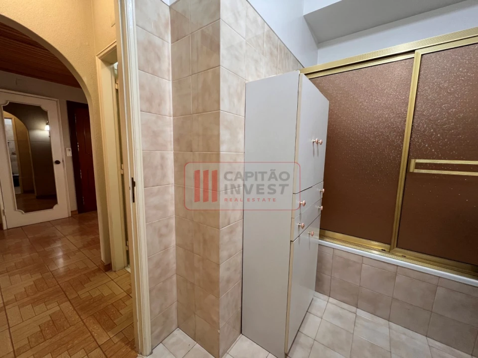 Apartamento T2 para Venda em Benfica Foto 48