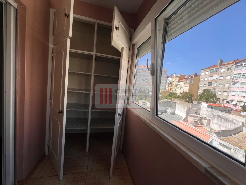 Apartamento T2 para Venda em Benfica Foto 38