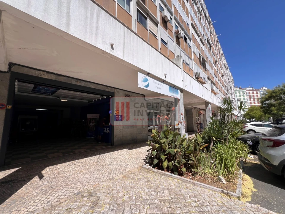 Apartamento T2 para Venda em Benfica Foto 51