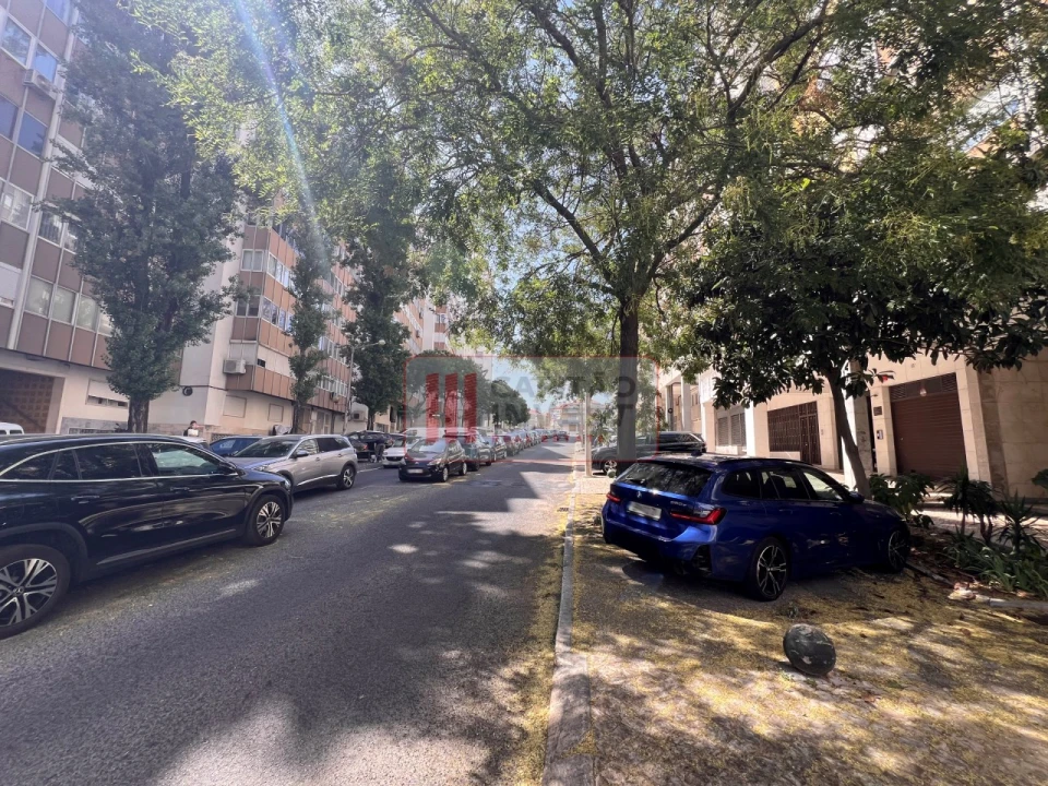 Apartamento T2 para Venda em Benfica Foto 62
