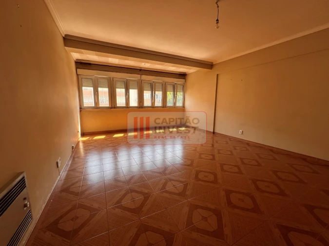 Apartamento T2 para Venda em Benfica Foto 11