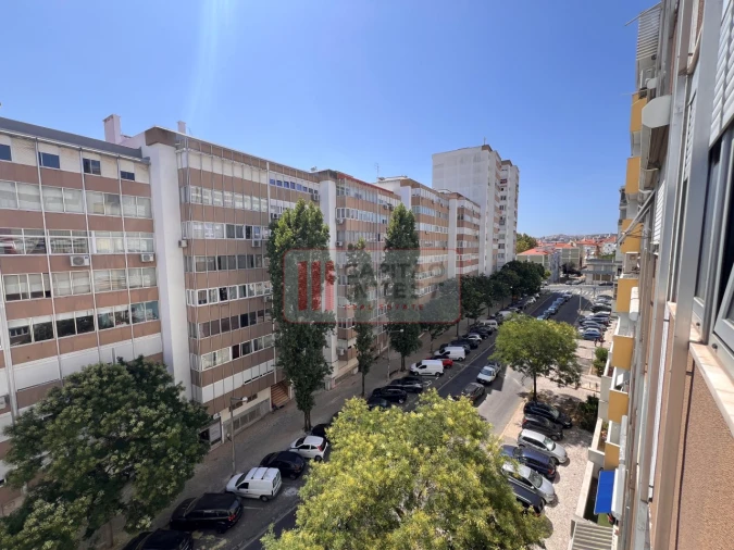 Apartamento T2 para Venda em Benfica Foto 16