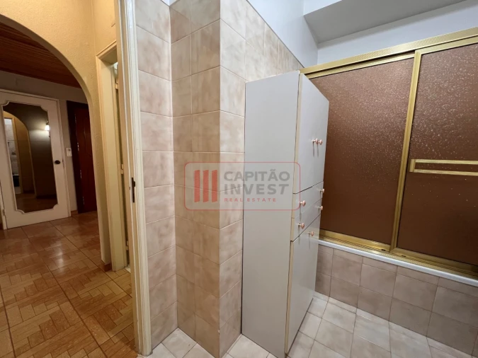 Apartamento T2 para Venda em Benfica Foto 48