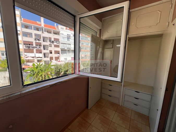 Apartamento T2 para Venda em Benfica Foto 30
