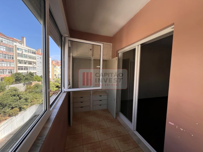 Apartamento T2 para Venda em Benfica Foto 28