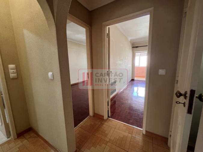 Apartamento T2 para Venda em Benfica Foto 24