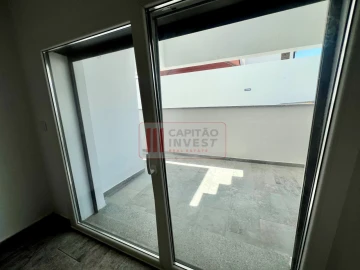 Moradia T4 para Venda em Charneca de Caparica e Sobreda