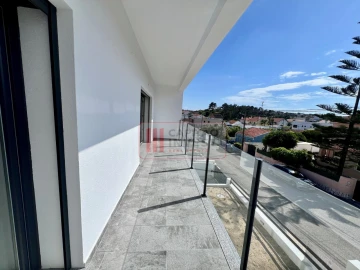 Moradia T4 para Venda em Charneca de Caparica e Sobreda