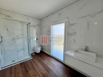 Moradia T4 para Venda em Charneca de Caparica e Sobreda