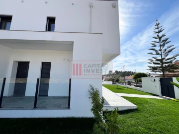 Moradia T4 para Venda em Charneca de Caparica e Sobreda