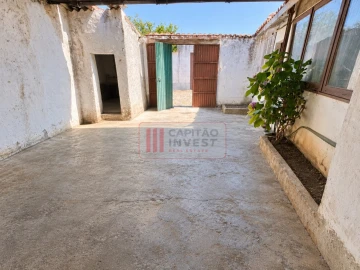 Moradia T3 para Venda em Vila Ruiva