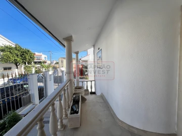 Moradia T4 para Venda em Corroios