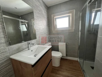 Moradia T4 para Venda em Corroios