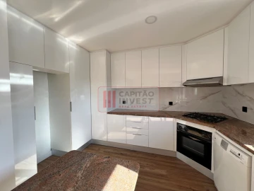 Moradia T4 para Venda em Corroios