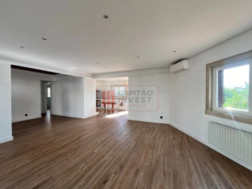 Moradia T4 para Venda em Corroios