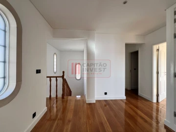 Moradia T4 para Venda em Corroios