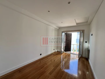 Moradia T4 para Venda em Corroios