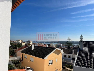 Moradia T4 para Venda em Corroios