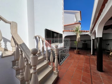 Moradia T4 para Venda em Corroios