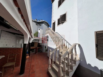 Moradia T4 para Venda em Corroios