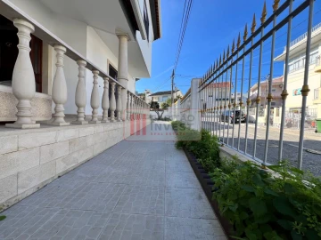 Moradia T4 para Venda em Corroios