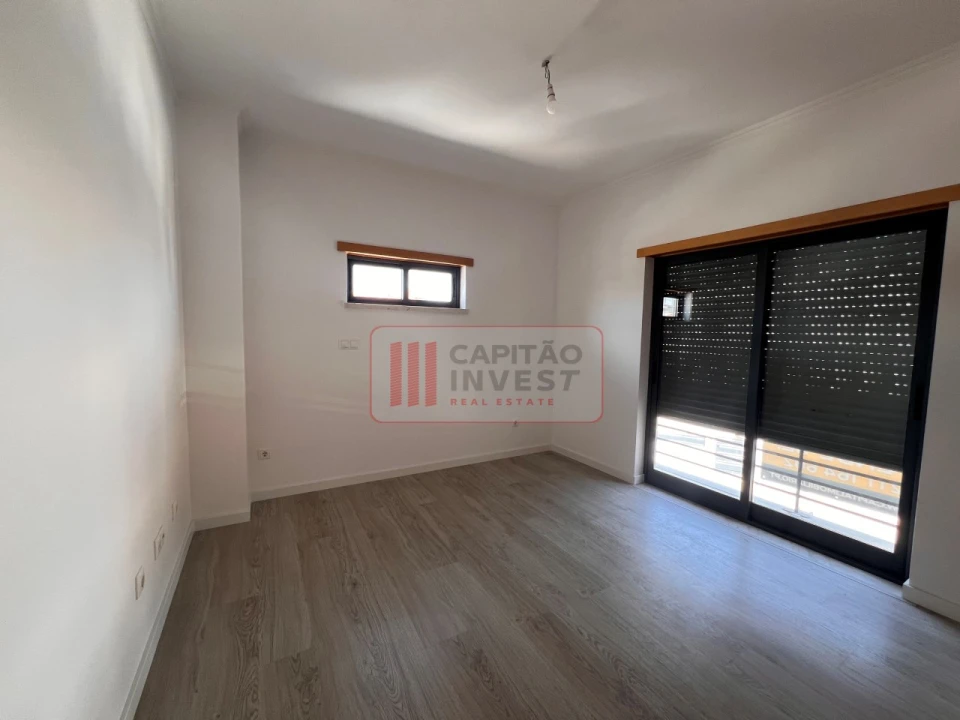 Moradia T4 para Venda em Laranjeiro e Feijó Foto 25