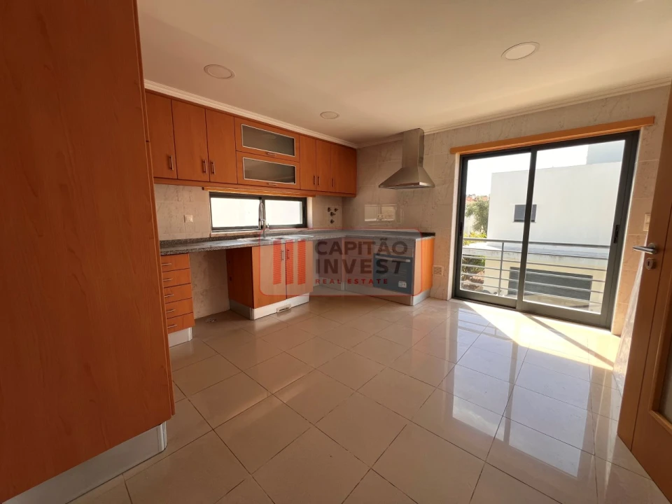 Moradia T4 para Venda em Laranjeiro e Feijó Foto 13