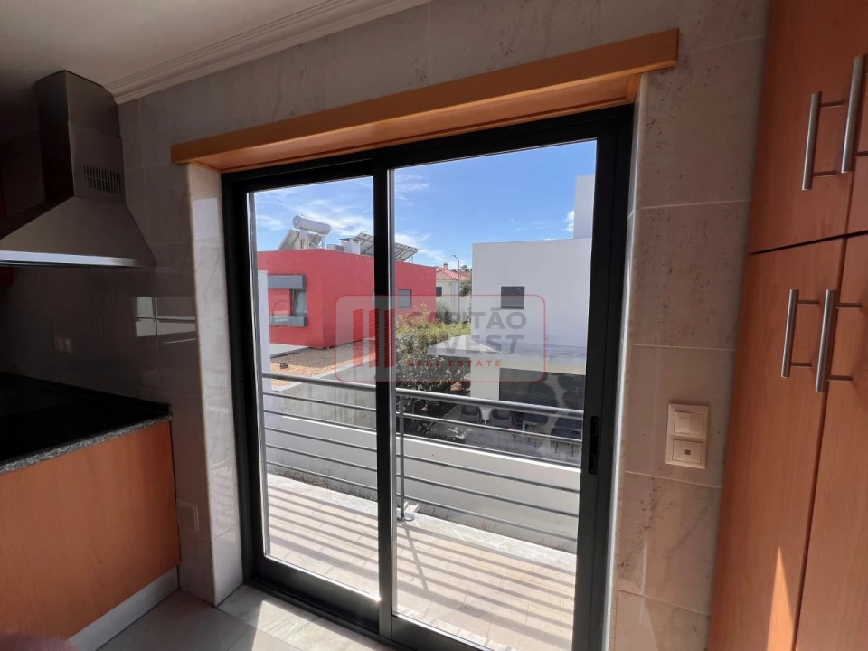 Moradia T4 para Venda em Laranjeiro e Feijó Foto 16