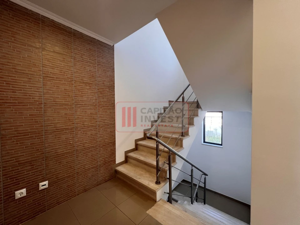 Moradia T4 para Venda em Laranjeiro e Feijó Foto 23