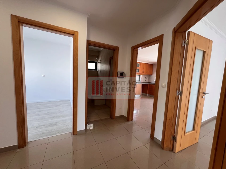 Moradia T4 para Venda em Laranjeiro e Feijó Foto 12