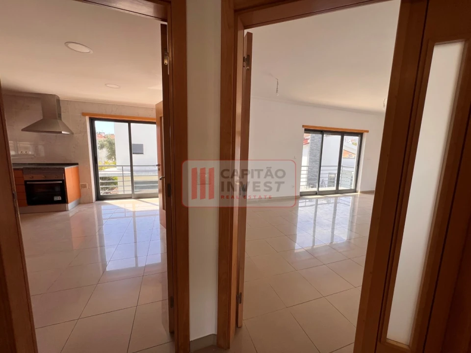 Moradia T4 para Venda em Laranjeiro e Feijó Foto 3