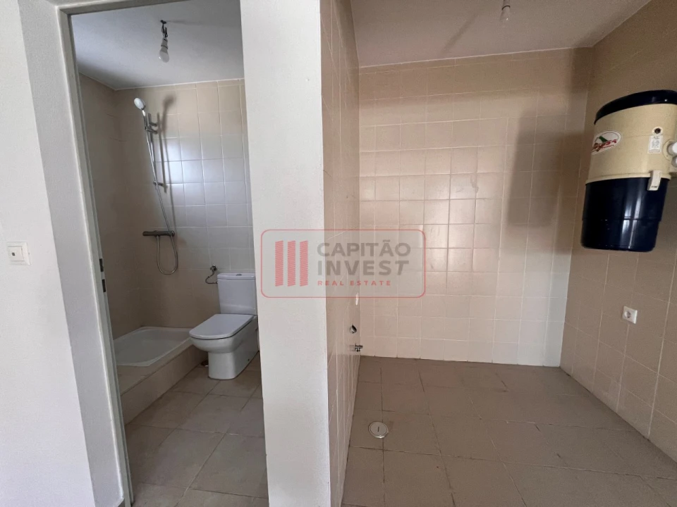Moradia T4 para Venda em Laranjeiro e Feijó Foto 49