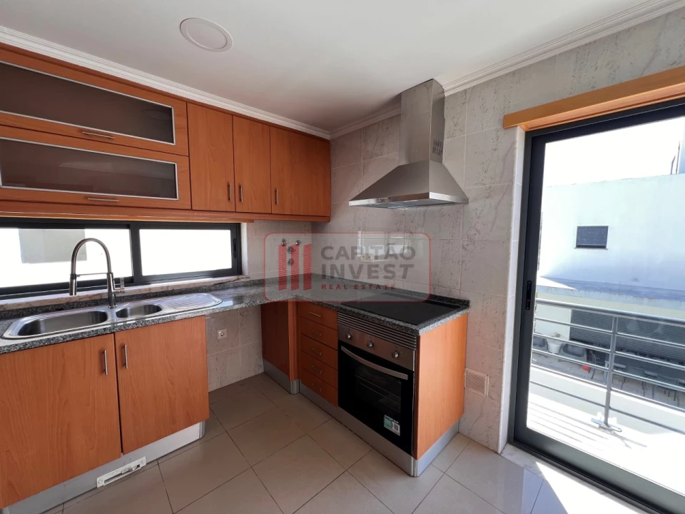 Moradia T4 para Venda em Laranjeiro e Feijó Foto 15