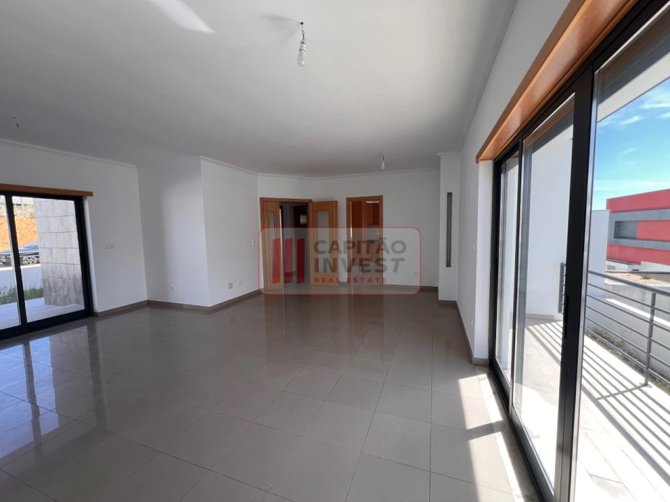 Moradia T4 para Venda em Laranjeiro e Feijó Foto 7