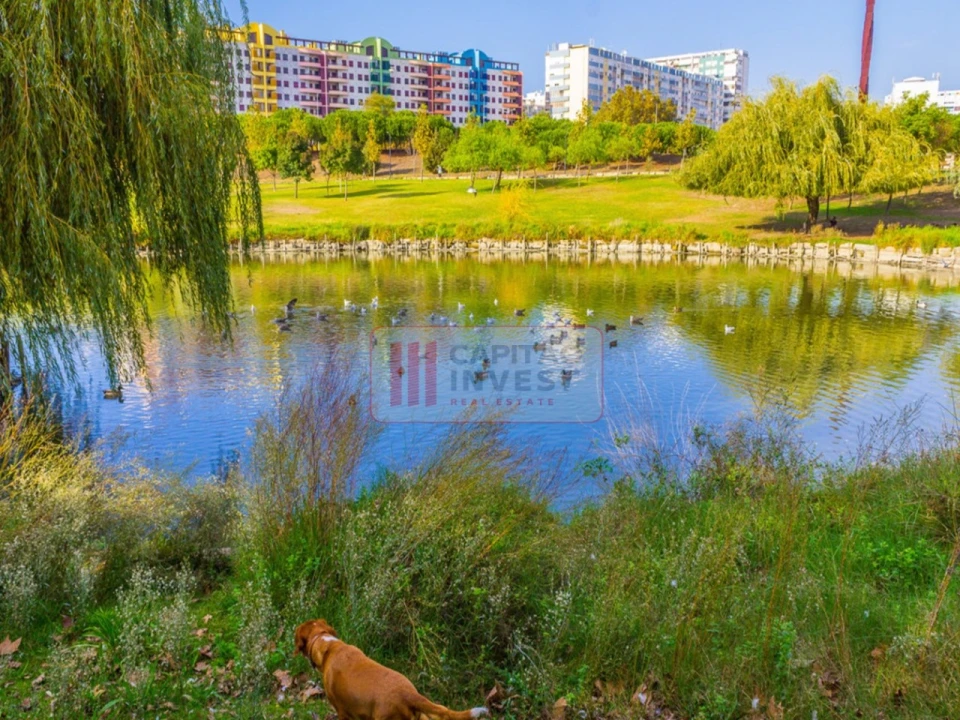 Moradia T4 para Venda em Laranjeiro e Feijó Foto 60