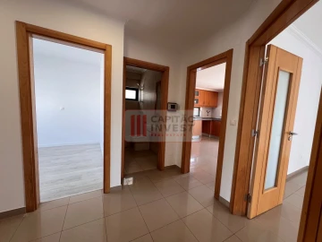 Moradia T4 para Venda em Laranjeiro e Feijó