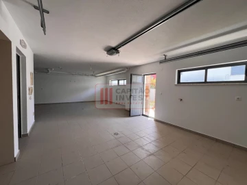 Moradia T4 para Venda em Laranjeiro e Feijó