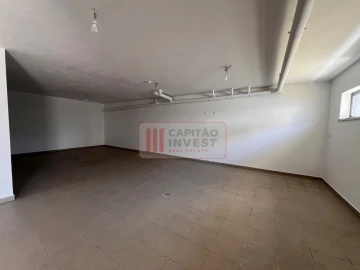 Moradia T4 para Venda em Laranjeiro e Feijó