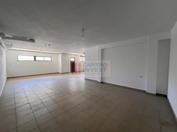 Moradia T4 para Venda em Laranjeiro e Feijó