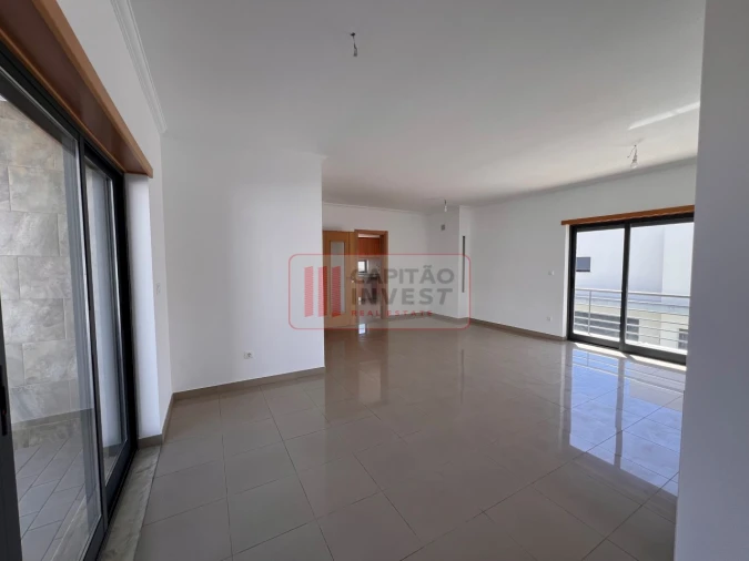 Moradia T4 para Venda em Laranjeiro e Feijó Foto 10